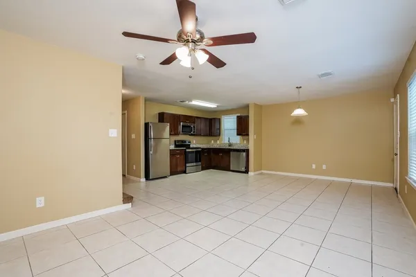 $1,725 | 4959 South Cancun, Houston, TX 77045