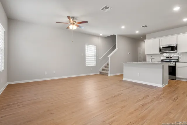 $1,450 | 3819 Abbott Pass, Unit 101, St. Hedwig, TX 78152