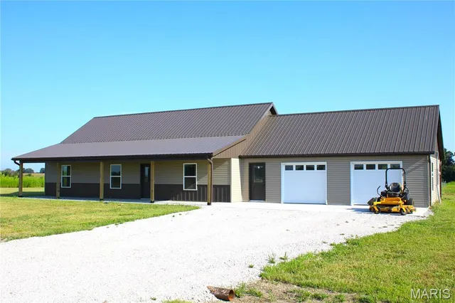 $304,900 | 2125 County Road 2730, Moberly, MO 65270