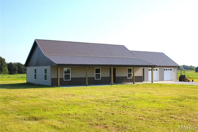 $304,900 | 2125 County Road 2730, Moberly, MO 65270