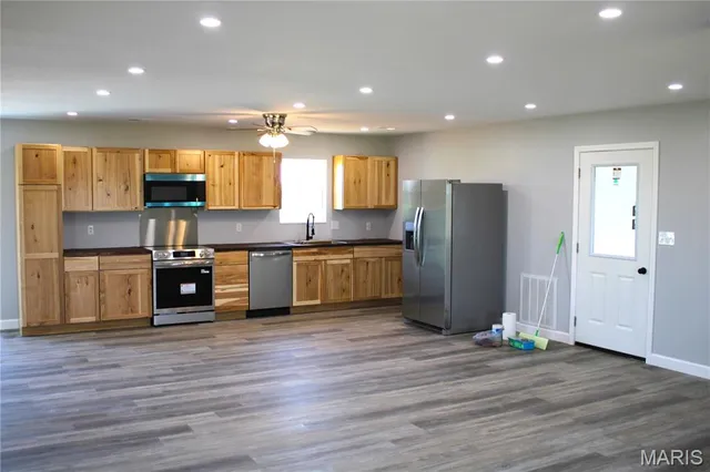 $304,900 | 2125 County Road 2730, Moberly, MO 65270