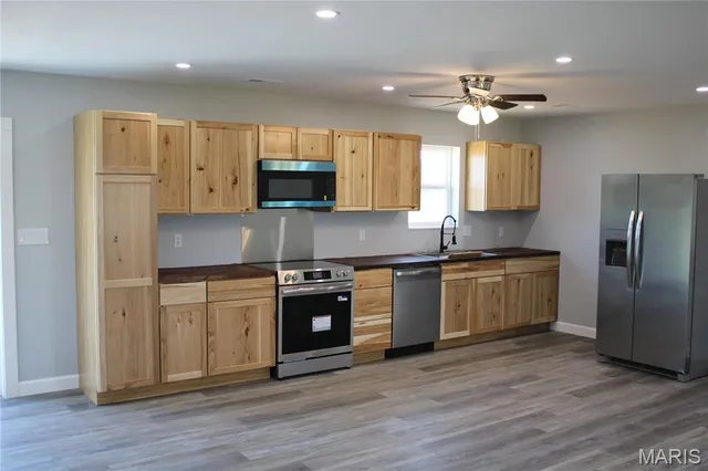 $304,900 | 2125 County Road 2730, Moberly, MO 65270