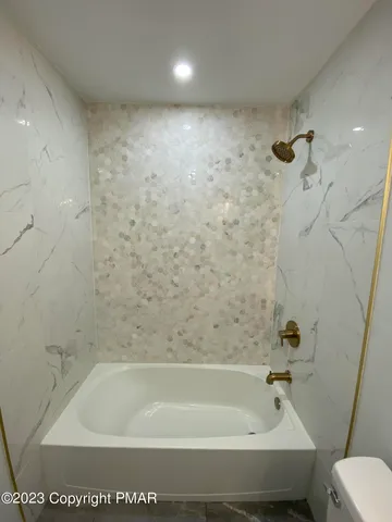 $1,900 | 7173 Robinwood Drive, Tobyhanna, PA 18466