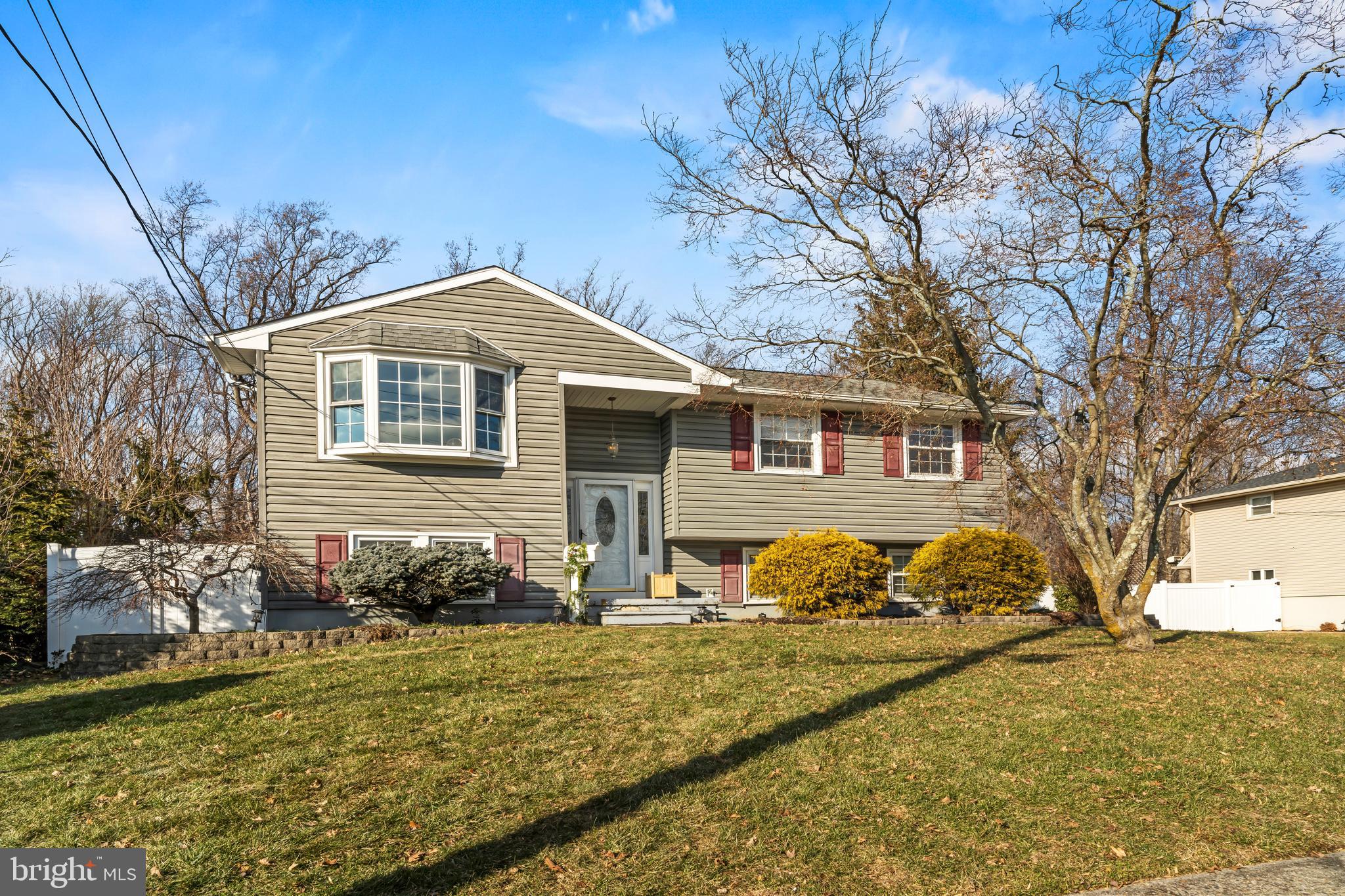 113 Parkview Road Stratford, NJ 08084 - Photo 2 of 35