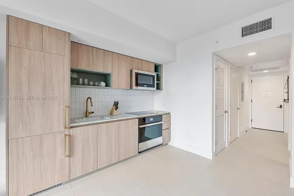 $3,800 | 159 Northeast 6th Street, Unit 2903, Miami, FL 33132
