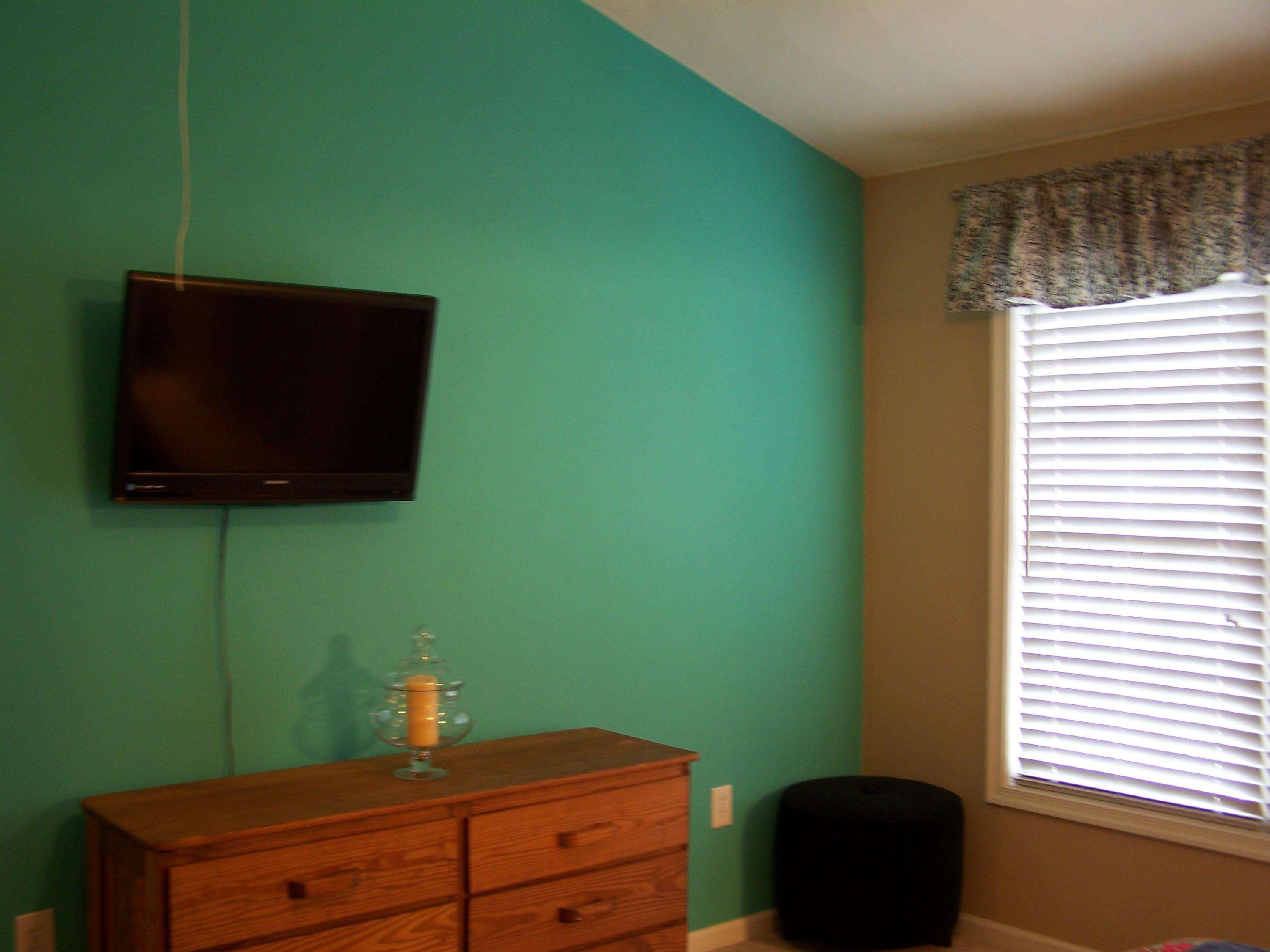 8703 Little Hoop Road Roanoke, VA 24019 - Photo 16 of 30 Vaulted Ceiling w/ Roomy Feel