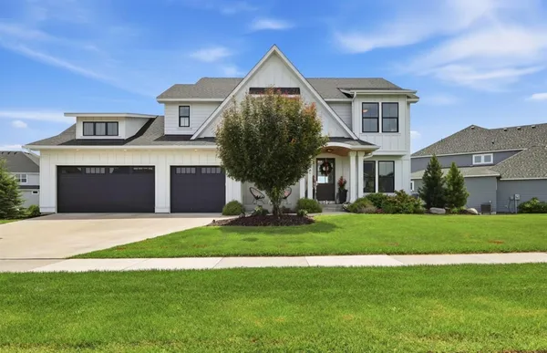 $1,125,000 | 18447 75th Place North, Maple Grove, MN 55311