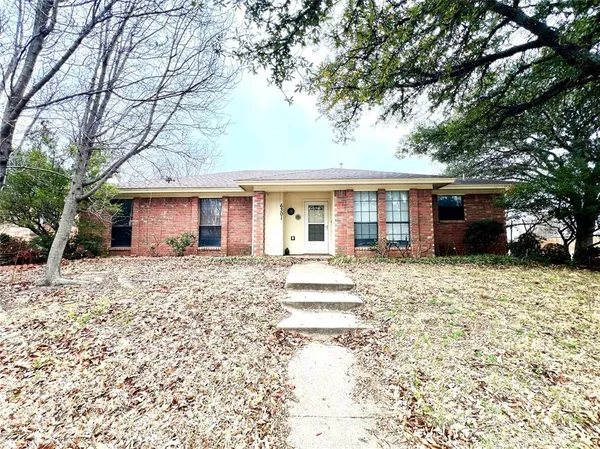 $2,150 | 6301 Hunters Glen Drive, Watauga, TX 76148