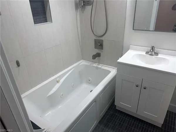 $229,999 | 1440 Green Valley Circle, Unit 601, Naples, FL 34104