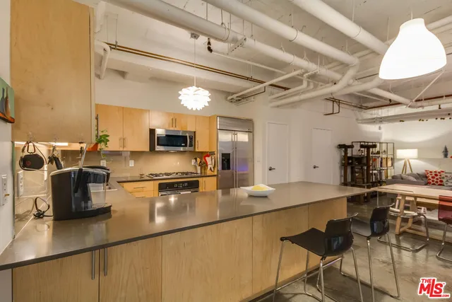 $3,500 | 1100 South Grand Avenue, Unit A003, Los Angeles, CA 90015