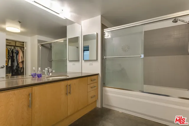 $3,500 | 1100 South Grand Avenue, Unit A003, Los Angeles, CA 90015