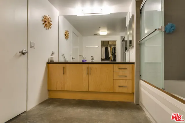 $3,500 | 1100 South Grand Avenue, Unit A003, Los Angeles, CA 90015