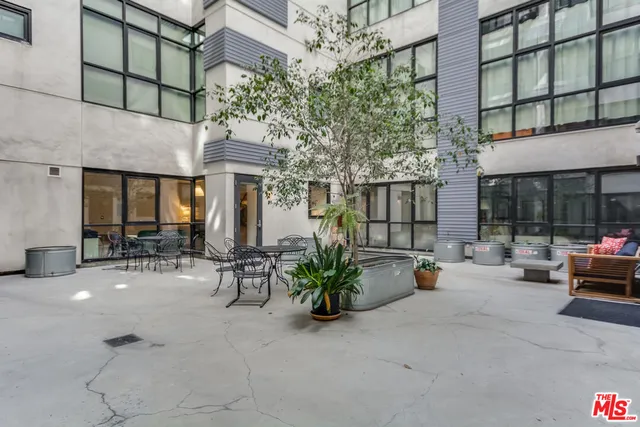 $3,500 | 1100 South Grand Avenue, Unit A003, Los Angeles, CA 90015