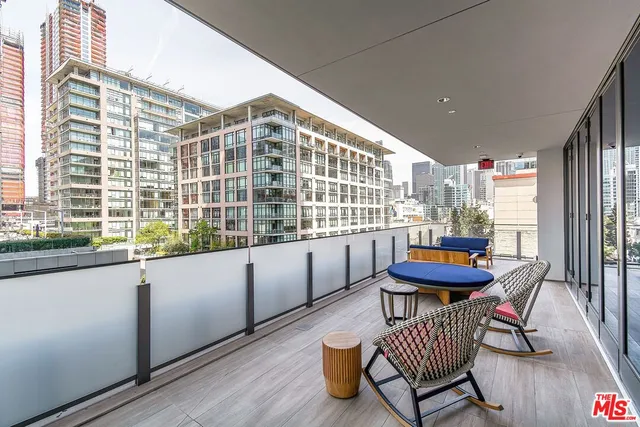 $3,500 | 1100 South Grand Avenue, Unit A003, Los Angeles, CA 90015