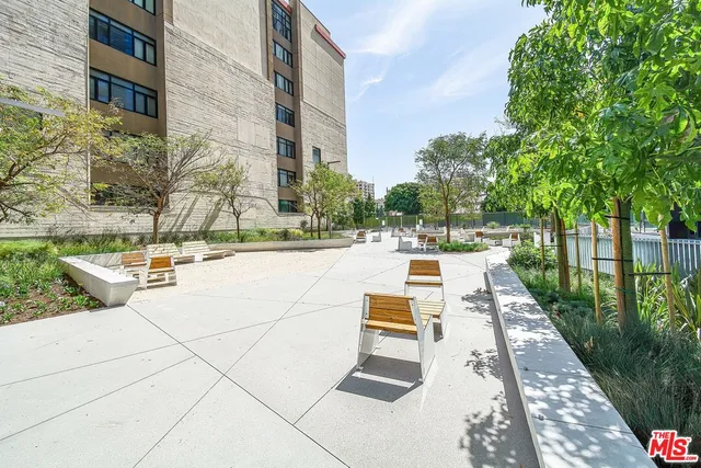 $3,500 | 1100 South Grand Avenue, Unit A003, Los Angeles, CA 90015