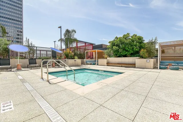 $3,500 | 1100 South Grand Avenue, Unit A003, Los Angeles, CA 90015