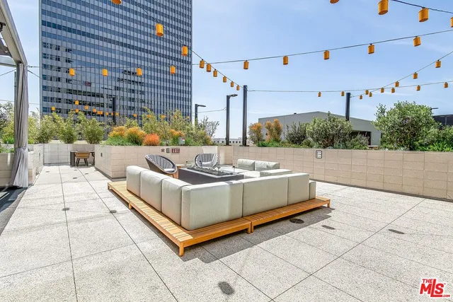 $3,500 | 1100 South Grand Avenue, Unit A003, Los Angeles, CA 90015