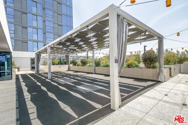 $3,500 | 1100 South Grand Avenue, Unit A003, Los Angeles, CA 90015