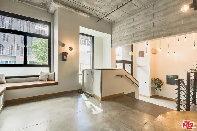 $3,500 | 1100 South Grand Avenue, Unit A003, Los Angeles, CA 90015