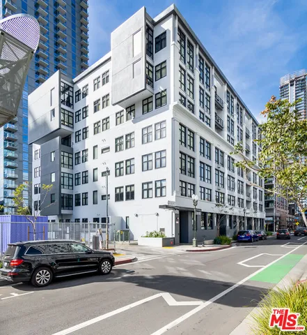 $3,500 | 1100 South Grand Avenue, Unit A003, Los Angeles, CA 90015