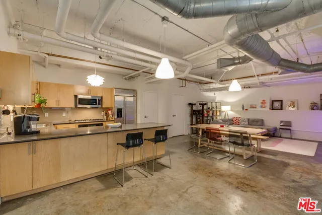 $3,500 | 1100 South Grand Avenue, Unit A003, Los Angeles, CA 90015