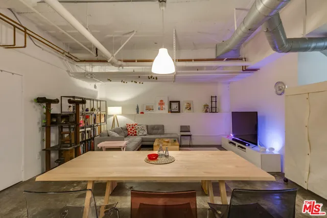 $3,500 | 1100 South Grand Avenue, Unit A003, Los Angeles, CA 90015