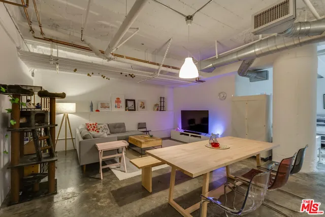 $3,500 | 1100 South Grand Avenue, Unit A003, Los Angeles, CA 90015