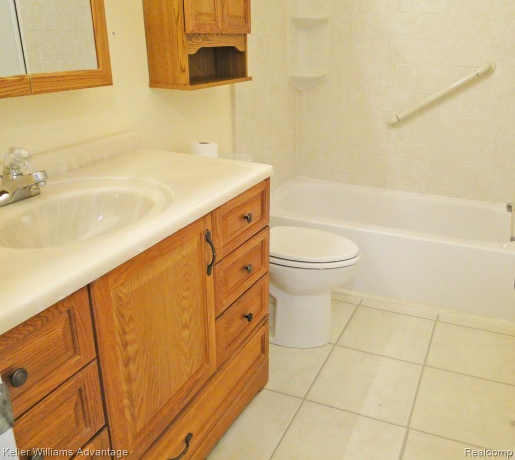 41968 Cherry Hill Road Novi, MI 48375 - Photo 11 of 17 Bathroom.jpg
