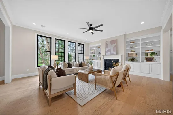 $3,390,000 | 8 Briarbrook Trail, St. Louis, MO 63131