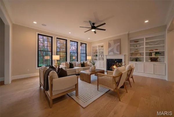 $3,390,000 | 8 Briarbrook Trail, St. Louis, MO 63131