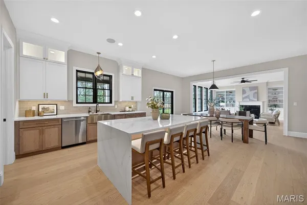 $3,390,000 | 8 Briarbrook Trail, St. Louis, MO 63131