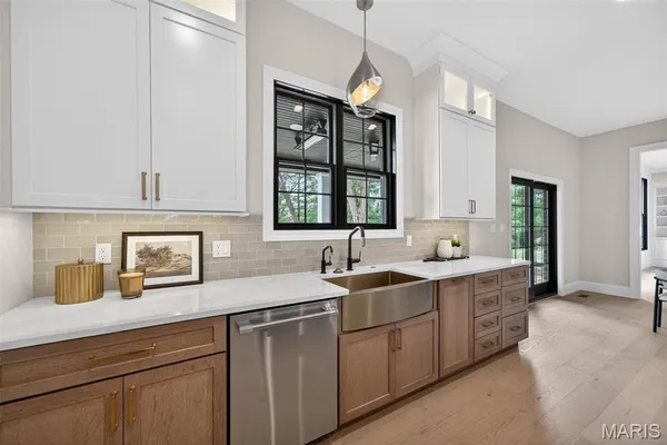 $3,390,000 | 8 Briarbrook Trail, St. Louis, MO 63131