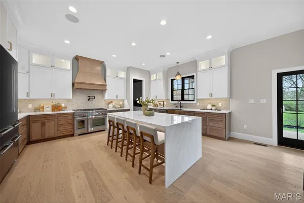$3,390,000 | 8 Briarbrook Trail, St. Louis, MO 63131