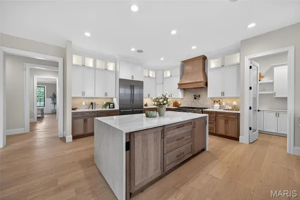 $3,390,000 | 8 Briarbrook Trail, St. Louis, MO 63131