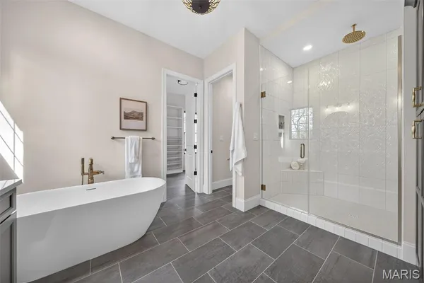 $3,390,000 | 8 Briarbrook Trail, St. Louis, MO 63131
