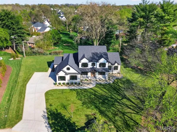$3,390,000 | 8 Briarbrook Trail, St. Louis, MO 63131