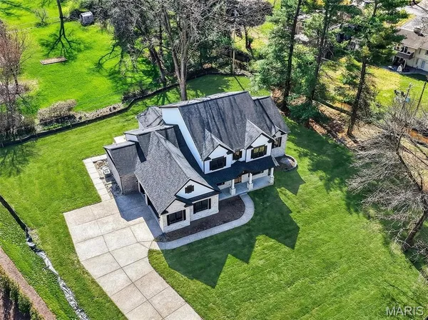 $3,390,000 | 8 Briarbrook Trail, St. Louis, MO 63131