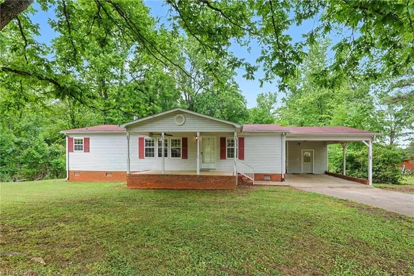 $210,000 | 194 West 3rd Street, Denton, NC 27239