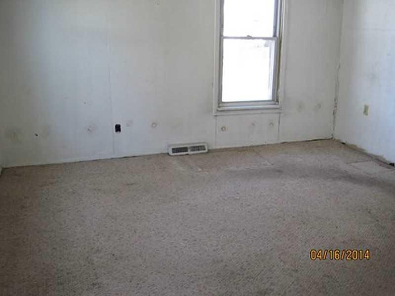 509 Oregon Avenue Rochester, PA 15074 - Photo 3 of 6 Dining Room.