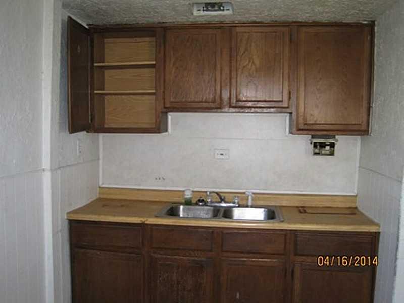 509 Oregon Avenue Rochester, PA 15074 - Photo 4 of 6 Kitchen.