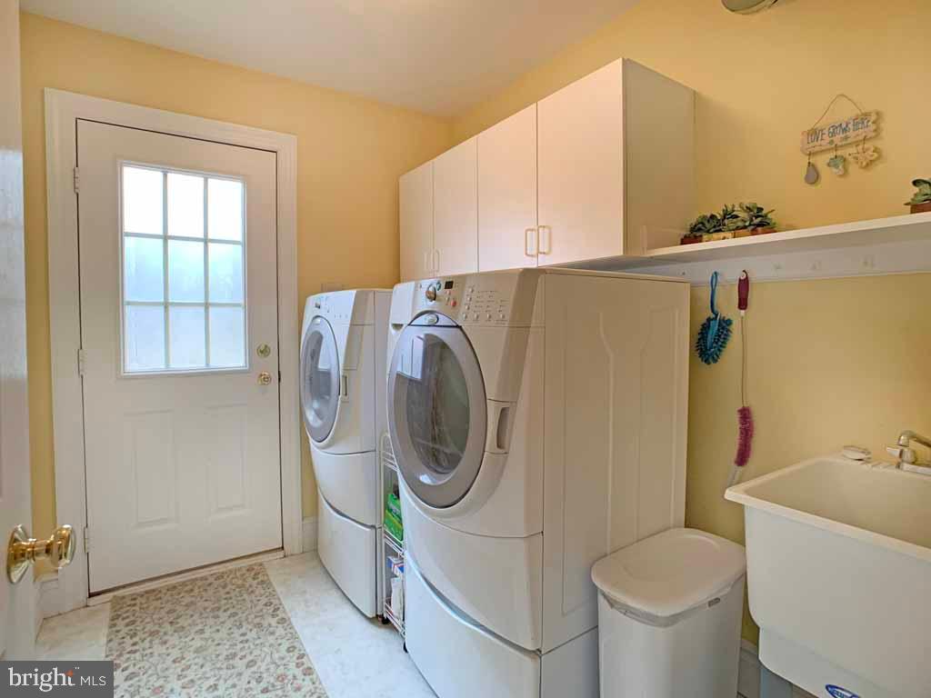 1591 Brookfield Road Newtown, PA 18940 - Photo 16 of 65 Laundry Room/Mud Room