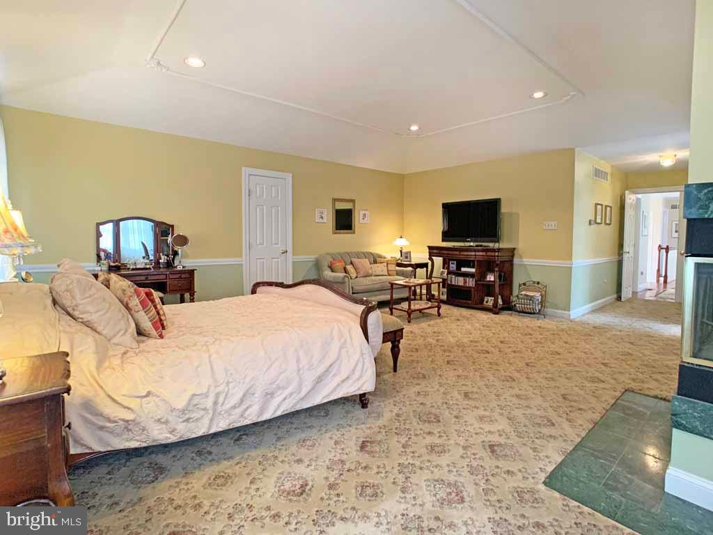 1591 Brookfield Road Newtown, PA 18940 - Photo 28 of 65 Sitting Area