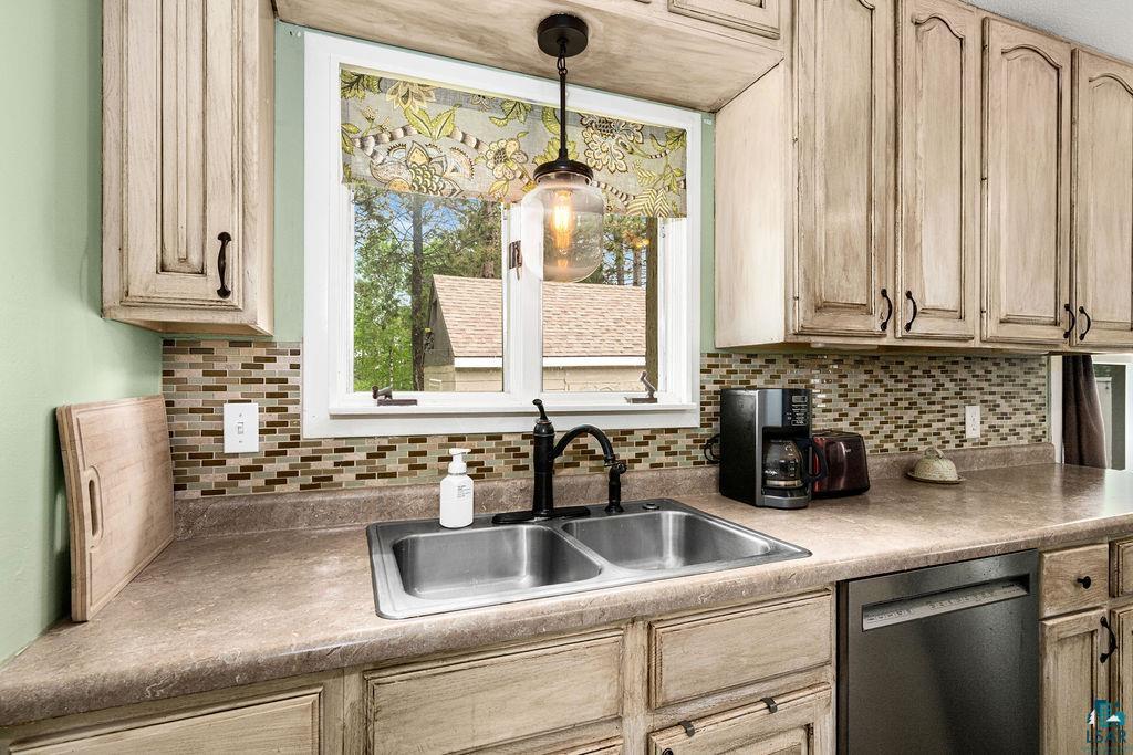 4735 Portland Road Hermantown, MN 55811 - Photo 13 of 46