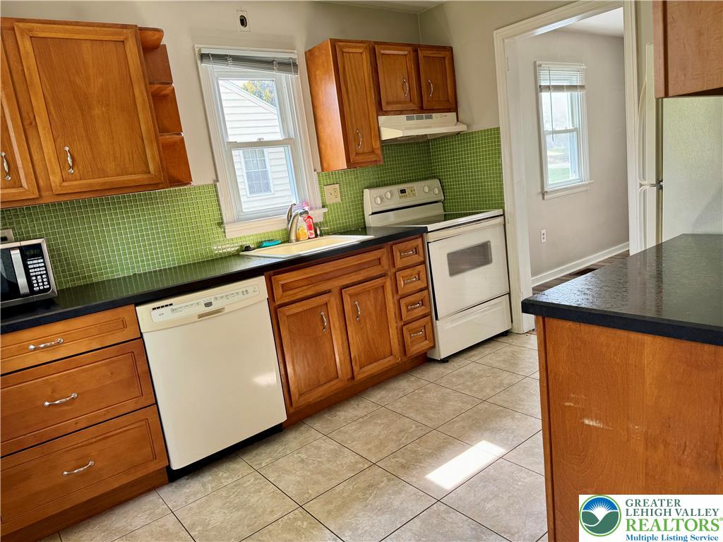 4019 Gettysburg Road Camp Hill, PA 17011 - Photo 12 of 25 kitchen