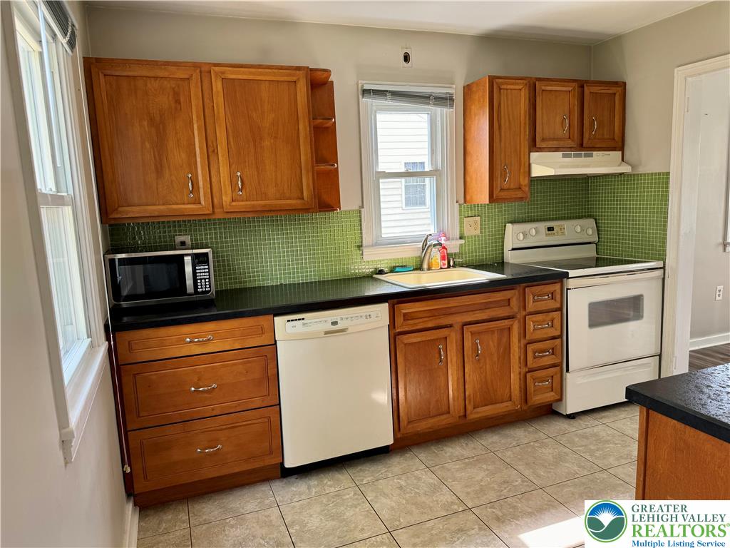 4019 Gettysburg Road Camp Hill, PA 17011 - Photo 13 of 25 kitchen