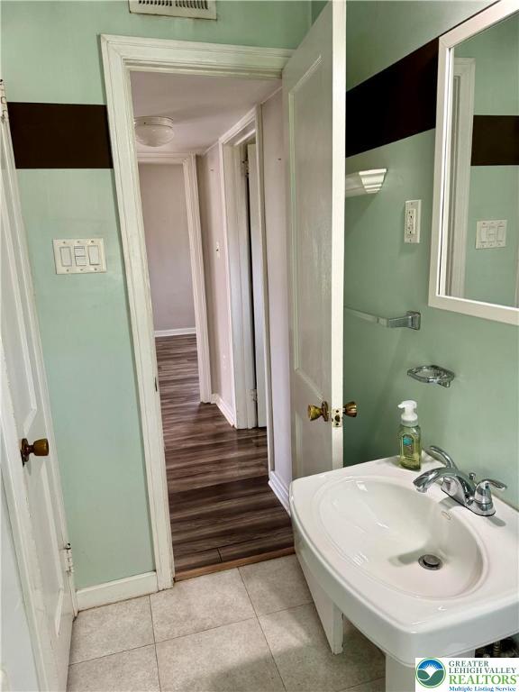 4019 Gettysburg Road Camp Hill, PA 17011 - Photo 22 of 25 Bathroom