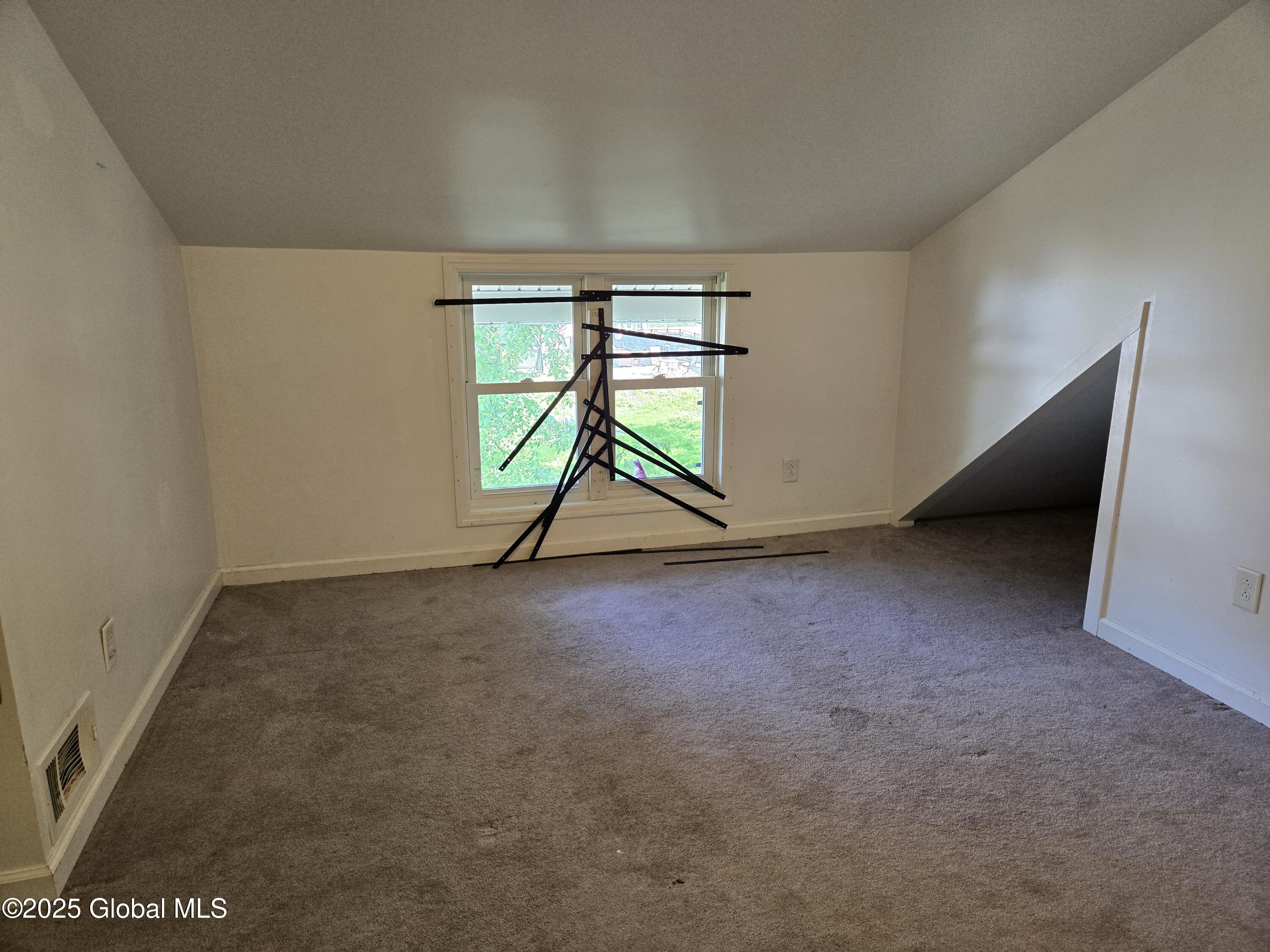 218 16th Street Schenectady, NY 12306 - Photo 17 of 35 20250528_095047