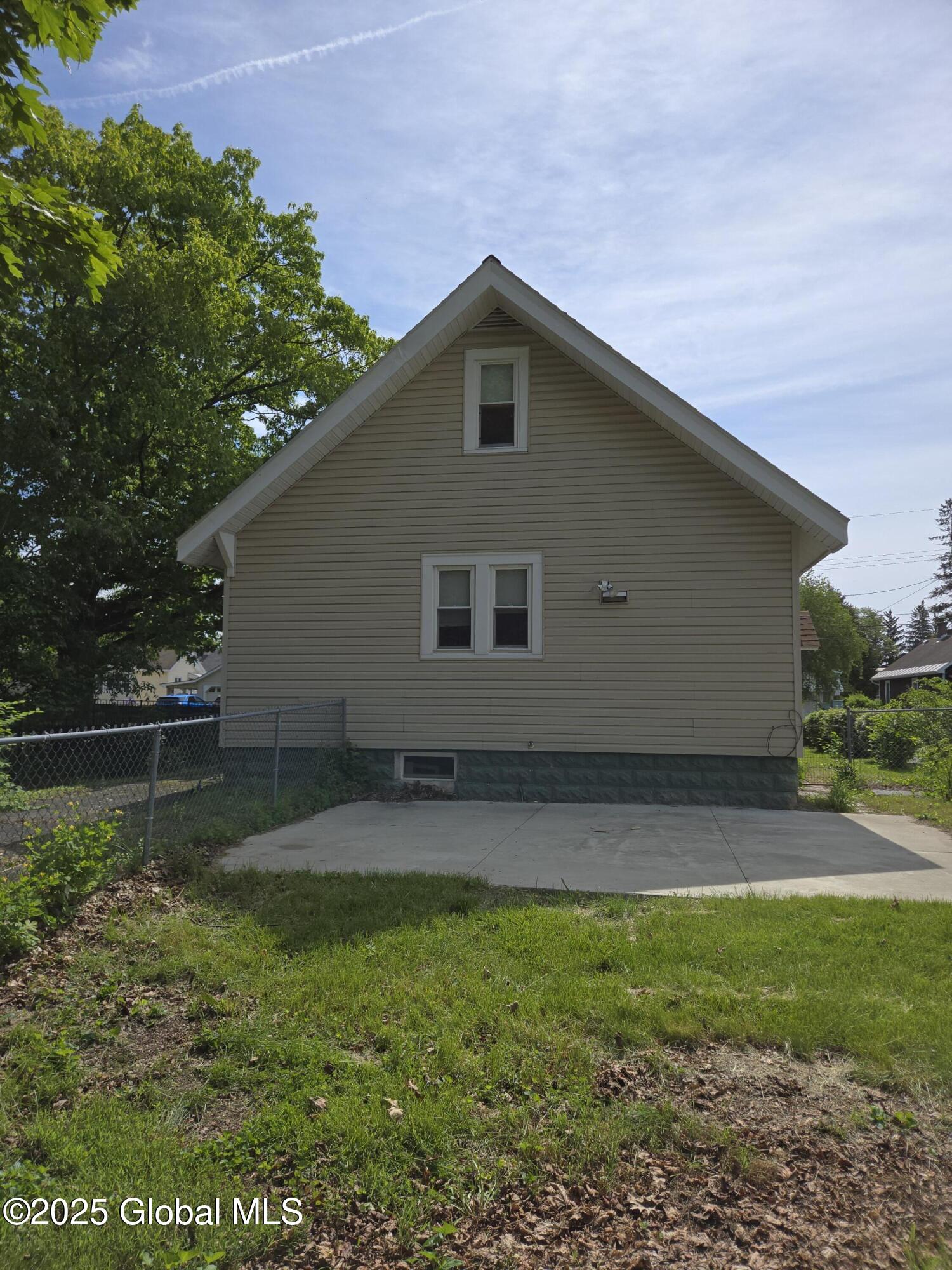 218 16th Street Schenectady, NY 12306 - Photo 30 of 35 20250528_101400