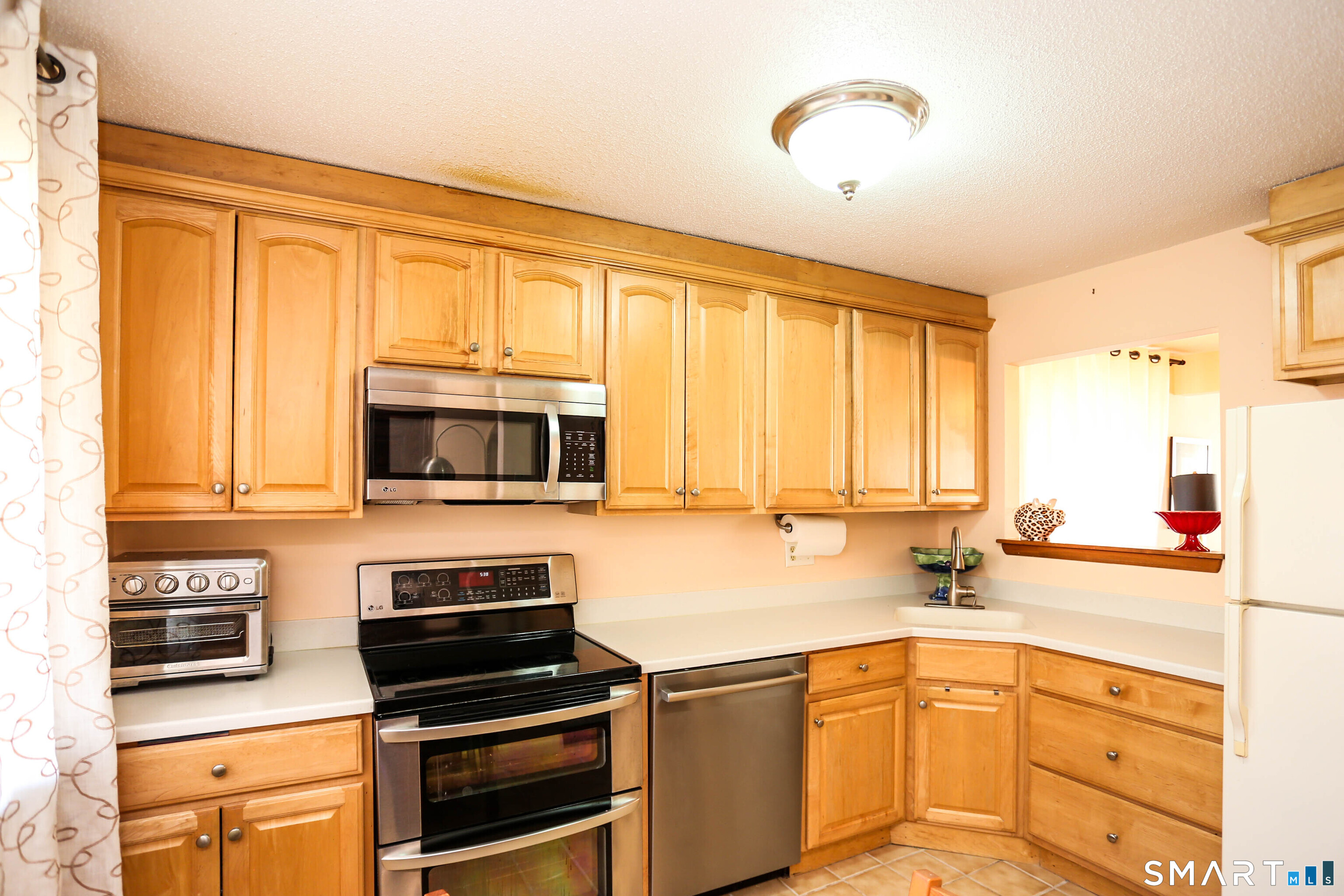 19 Woodway Road, Unit 16 Stamford, CT 06907 - Photo 13 of 35