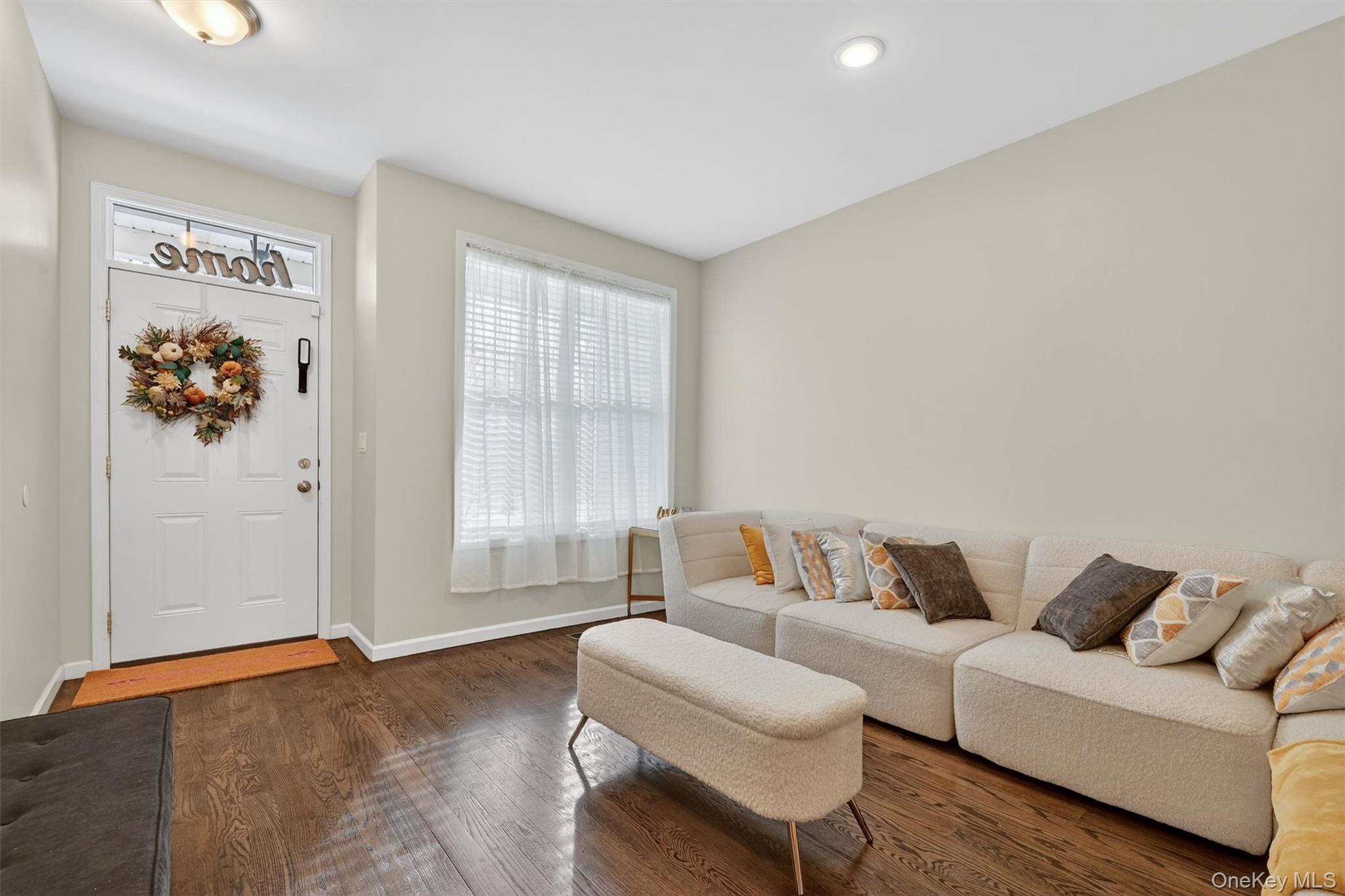 76 Magnolia Park Road Middletown, NY 10940 - Photo 7 of 39 a living room with furniture and a couch